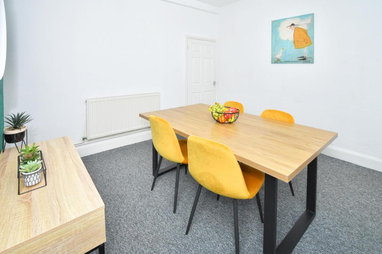 The Yellow Door By Avenew Management Serviced Accommodation Stoke-on-Trent Exterior photo
