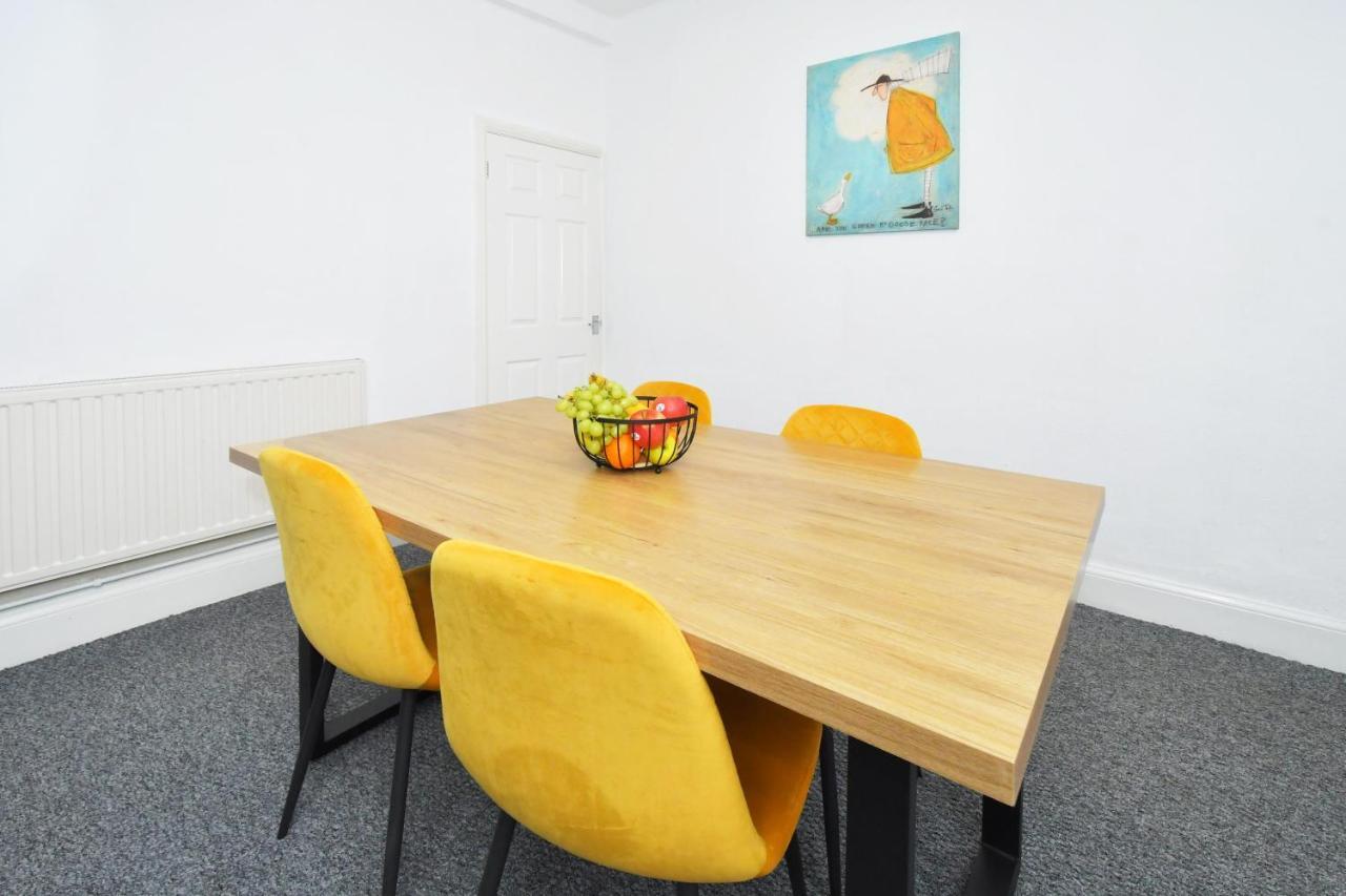 The Yellow Door By Avenew Management Serviced Accommodation Stoke-on-Trent Exterior photo